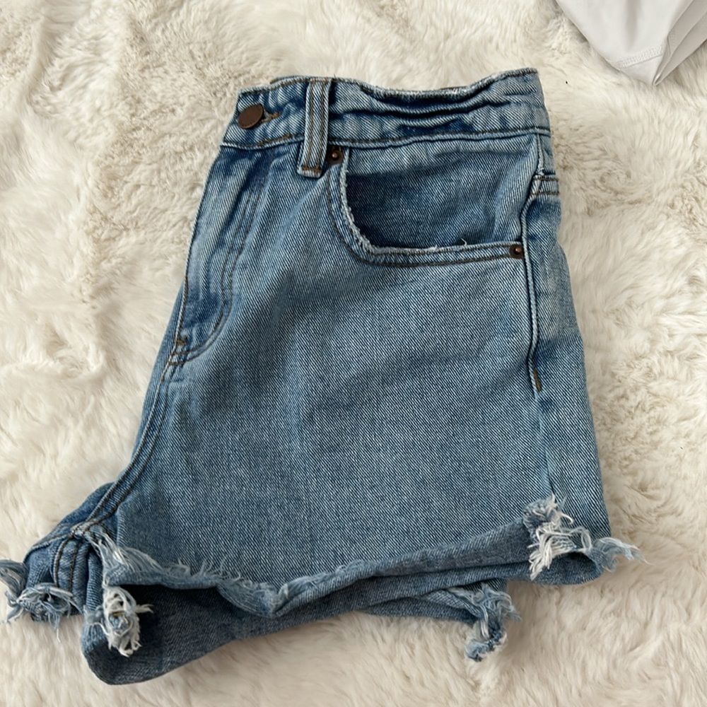 O’NEILL jean shorts size 26 - Picture 2 of 2